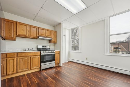 apt-2-570 Newark Ave, Jersey City, NJ, 07306-2330 | Card Image