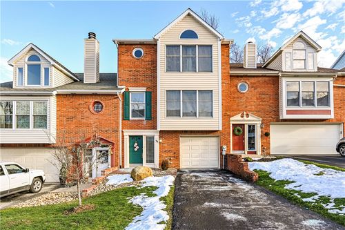 72 Unity Sq, Greensburg, PA, 15601-9577 | Card Image