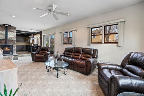 161 Fordham Ave, Medford, NY, 11763-3133 | Card Image