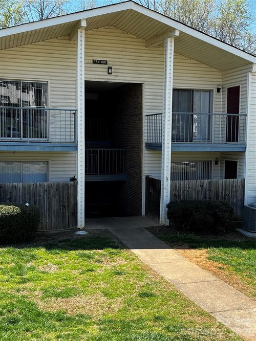 7984 Shady Oak Trl, Charlotte, NC, 28210-9439 | Card Image