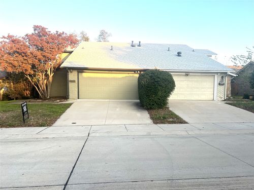 2210 Jackson Cir, Carrollton, TX, 75006-1636 | Card Image
