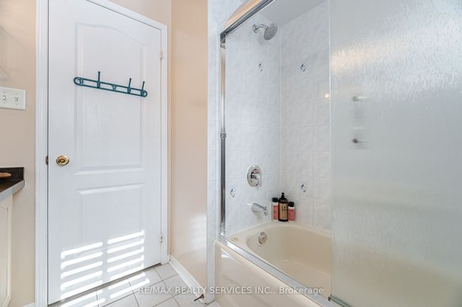 37 Baybrook Rd, House other with 6 bedrooms, 4 bathrooms and 4 parking in Brampton ON | Image 30