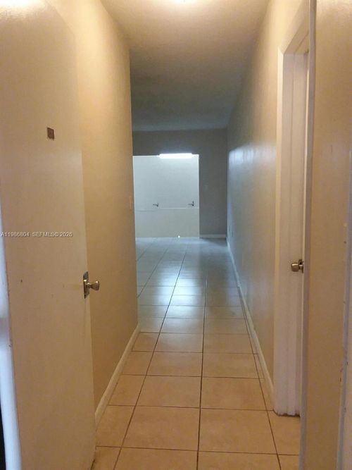 apt-107-140 Royal Palm Rd, Hialeah Gardens, FL, 33016-4615 | Card Image