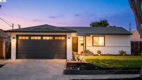 31032 Carroll Ave, Hayward, CA, 94544-7530 | Card Image