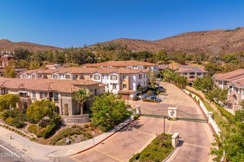 205-453 Country Club Dr, Simi Valley, CA, 93065-6619 | Card Image