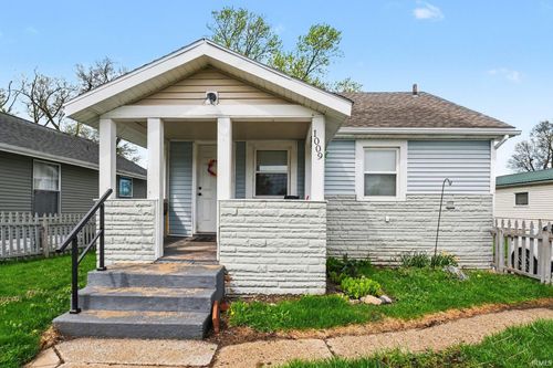 1009 Somerset Ave, Mishawaka, IN, 46544-4553 | Card Image