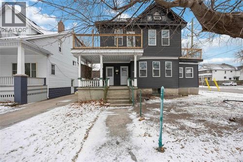 211 George St, Sarnia, ON, N7T4N8 | Card Image