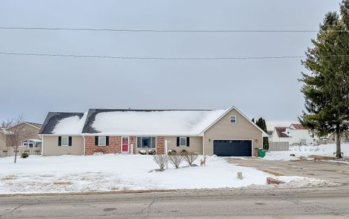 403 2nd St Nw, Bondurant, IA, 50035-1013 | Card Image