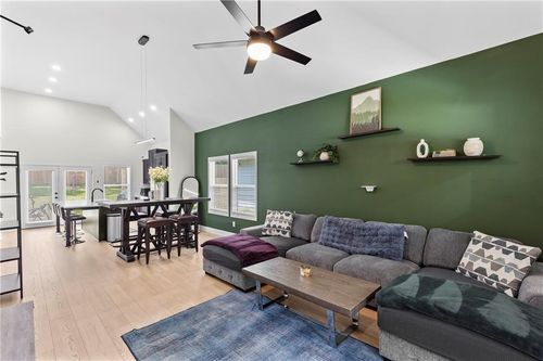 624 Robert St Nw, Atlanta, GA, 30318-6130 | Card Image