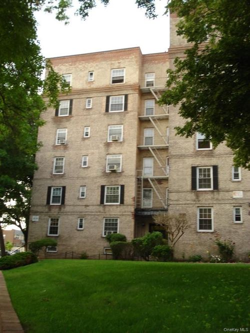 j3-55-23 31 Avenue, New York, NY, 11377 | Card Image