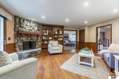 12212 Leavenworth Rd, Omaha, NE, 68154-3049 | Card Image