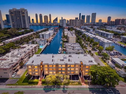 207-17051 Ne 35th Avenue, North Miami Beach, FL, 33160 | Card Image