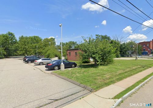 16 Orchard St, East Hartford, CT, 06108-2122 | Card Image