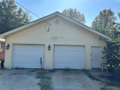 View of garage | Image 3