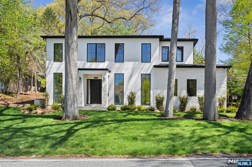 242 Hardenburgh Ave, Demarest, NJ, 07627-1726 | Card Image