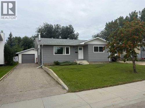 9730 117 Ave, Grande Prairie, AB, T8V3P4 | Card Image
