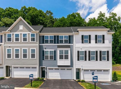 235 Summerfield Dr, HANOVER, PA, 17331 | Card Image