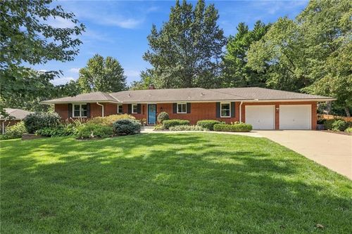 9500 Meadow Ln, Leawood, KS, 66206-2257 | Card Image