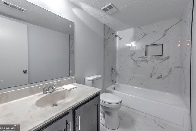 748 Garden View Dr, Condo with 3 bedrooms, 3 bathrooms and 2 parking in Stone Mountain GA | Image 17