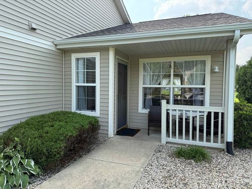 2574 Edgewood Dr, Beloit, WI, 53511-7031 | Card Image