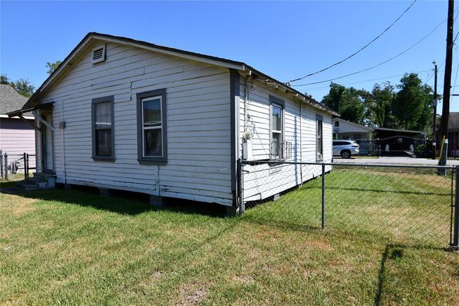 2207 Chew St, House other with 2 bedrooms, 1 bathrooms and null parking in Houston TX | Image 9