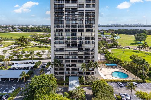 apt-903-2400 Presidential Way, West Palm Beach, FL, 33401-1325 | Card Image