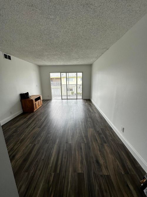 c27-1501 Crescent Cir, Lake Park, FL, 33403-2266 | Card Image