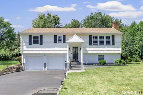 15 Maurice St, Norwalk, CT, 06851-5412 | Card Image