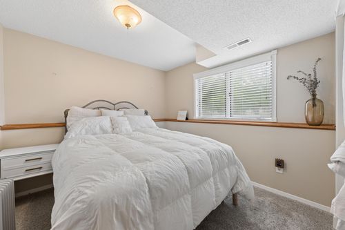 7250 Cactus Curv, Chanhassen, MN, 55317-9031 | Card Image