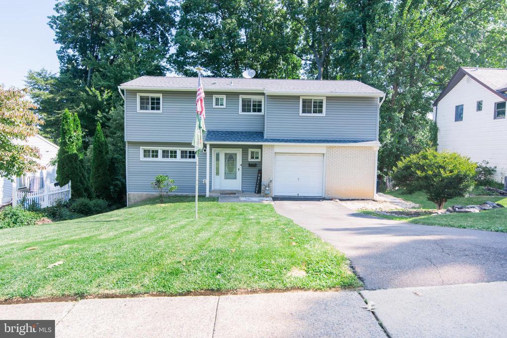 Overlook Ave, Willow Grove, PA 19090
