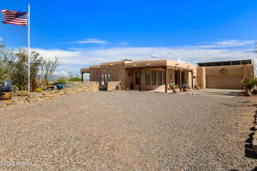 6735 Desert Blossom Rd, Las Cruces, NM, 88007-8932 | Card Image