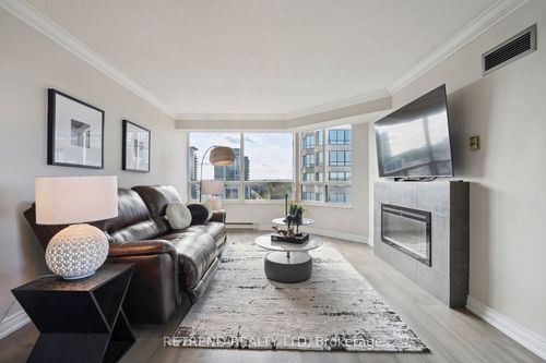 826-32 Clarissa Dr, Richmond Hill, ON, L4C9R7 | Card Image