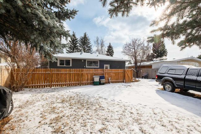11468 Braniff Road Sw, Home with 4 bedrooms, 2 bathrooms and 4 parking in Calgary AB | Image 36