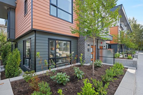 8-20926 83 Ave, Langley, BC, V2Y3Y9 | Card Image