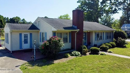 207 W Church St, Walstonburg, NC, 27888-1001 | Card Image