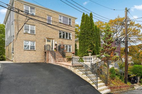 8 Elicar Ter, Yonkers, NY, 10701-5219 | Card Image