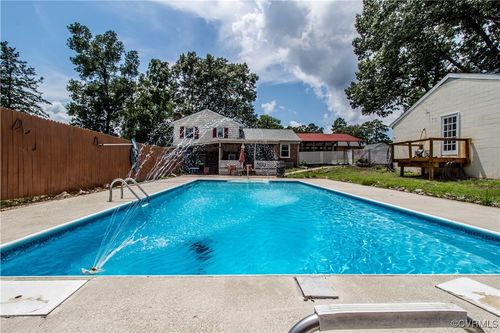 15601 Meridian Ave, Chester, VA, 23831-7219 | Card Image