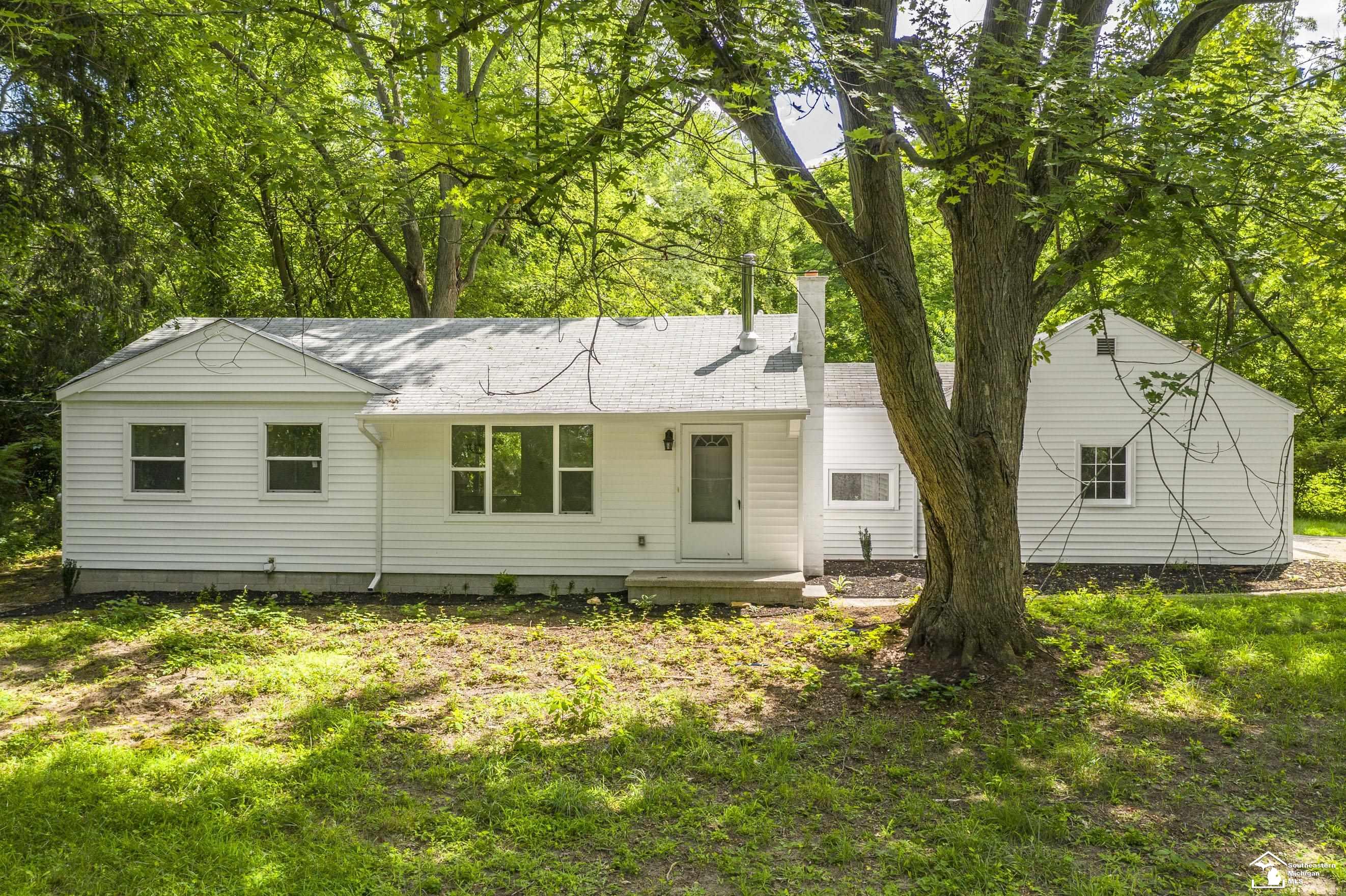 Secor Rd, Lambertville, MI 48144
