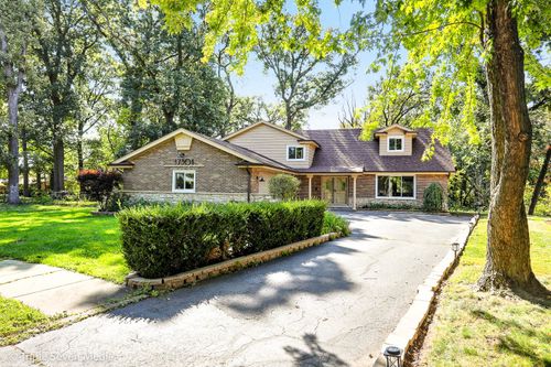 17301 Dobson Ave, South Holland, IL, 60473-3570 | Card Image