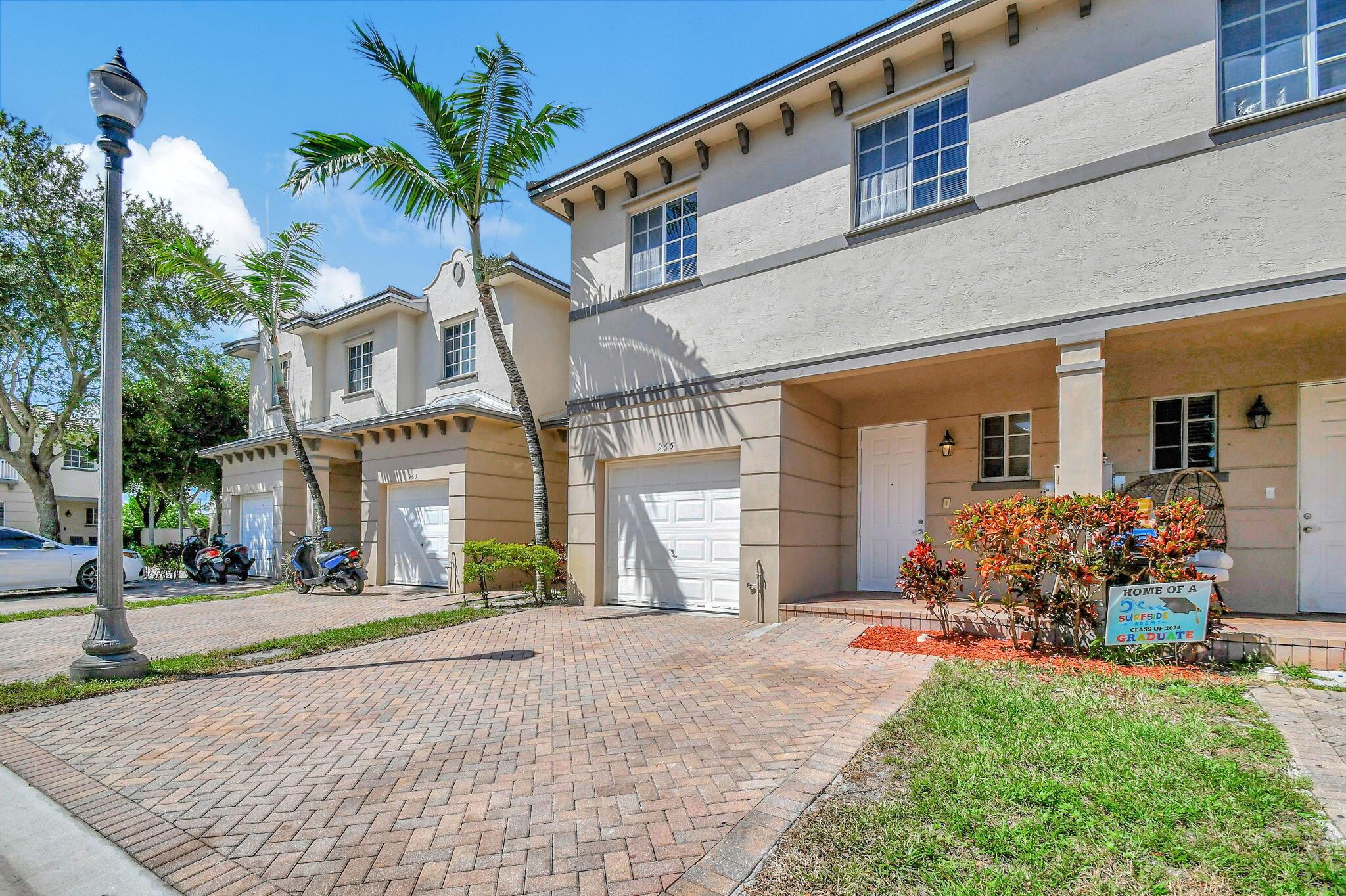 Abaco Ln, Riviera Beach, FL 33404