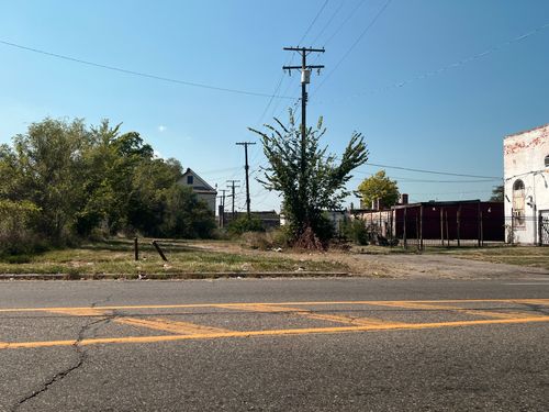 15321 Dexter Ave, Detroit, MI, 48238-2126 | Card Image