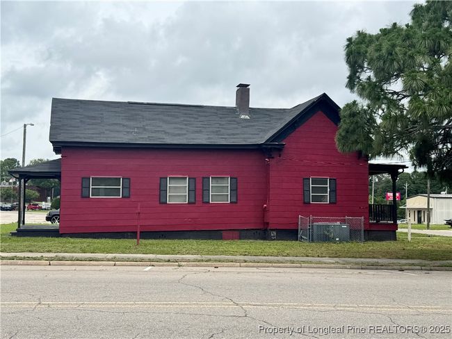 202 W Main St, Home with 0 bedrooms, 0 bathrooms and 4 parking in Hamlet NC | Image 9