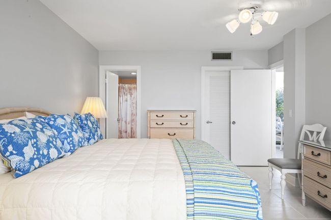 APT-104 - 3472 Ne Causeway Blvd, Condo with 2 bedrooms, 2 bathrooms and null parking in Jensen Beach FL | Image 23