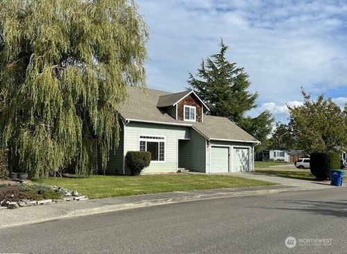 942 Presidio Pl, Sedro Woolley, WA, 98284-9133 | Card Image