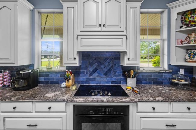 9655 Grapevine Dr, House other with 5 bedrooms, 4 bathrooms and null parking in Orange TX | Image 12