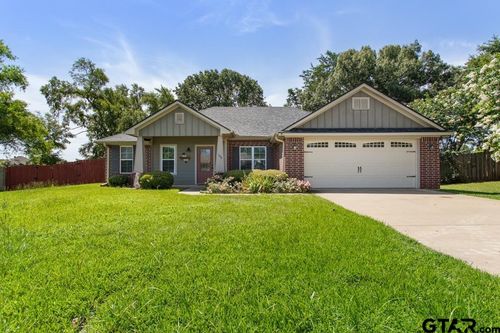 106 Bristol Cir, Chandler, TX, 75758-2032 | Card Image