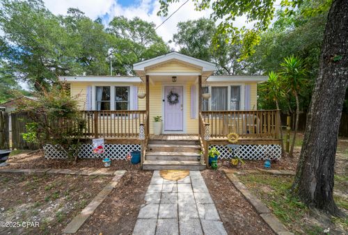 815 Oakridge Rd, Fort Walton Beach, FL, 32547-2038 | Card Image