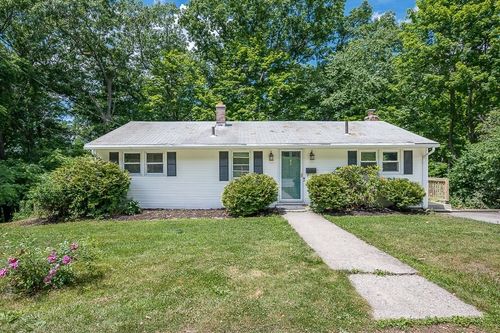 42 Iowa St, Worcester, MA, 01602-1808 | Card Image