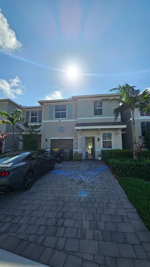 1677 Se 8th Ave, Homestead, FL, 33034-5678 | Card Image