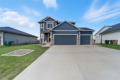 317 31st St Se, Altoona, IA, 50009-2185 | Card Image